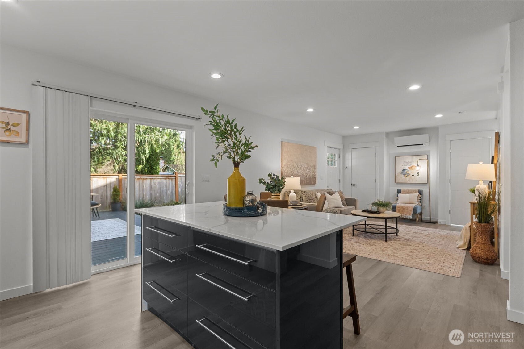 712 Northwest 95th Street Seattle, WA 98117 - Photo 11 of 39