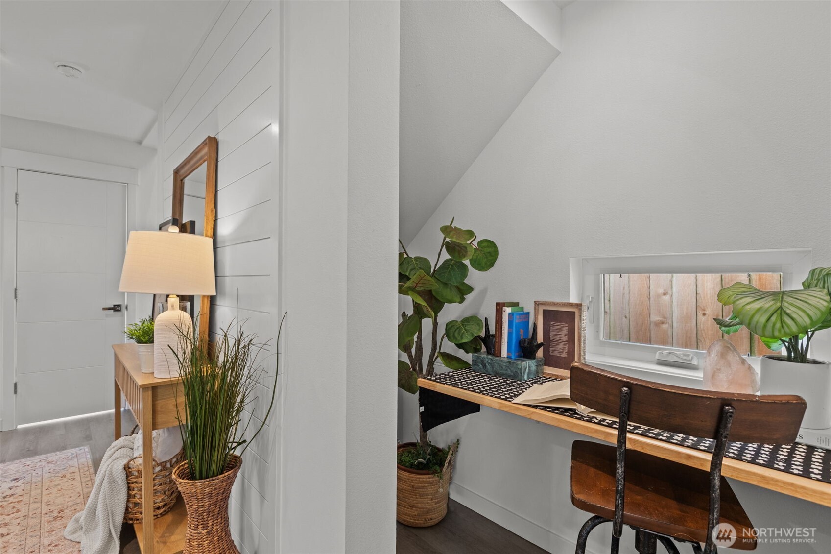 712 Northwest 95th Street Seattle, WA 98117 - Photo 17 of 39