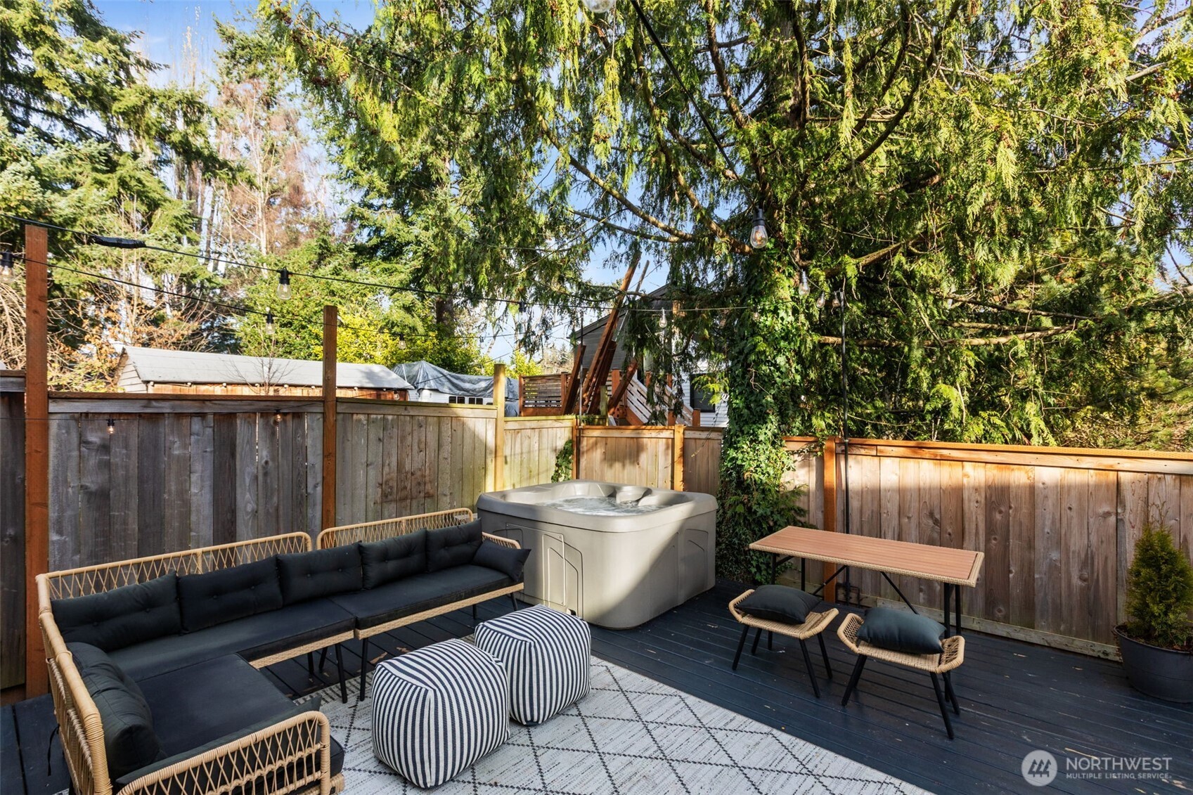 712 Northwest 95th Street Seattle, WA 98117 - Photo 32 of 39