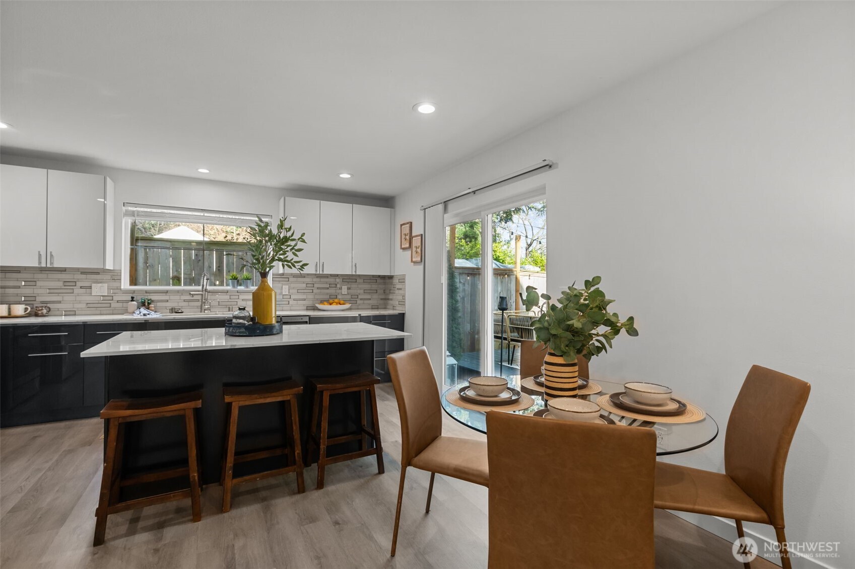 712 Northwest 95th Street Seattle, WA 98117 - Photo 6 of 39