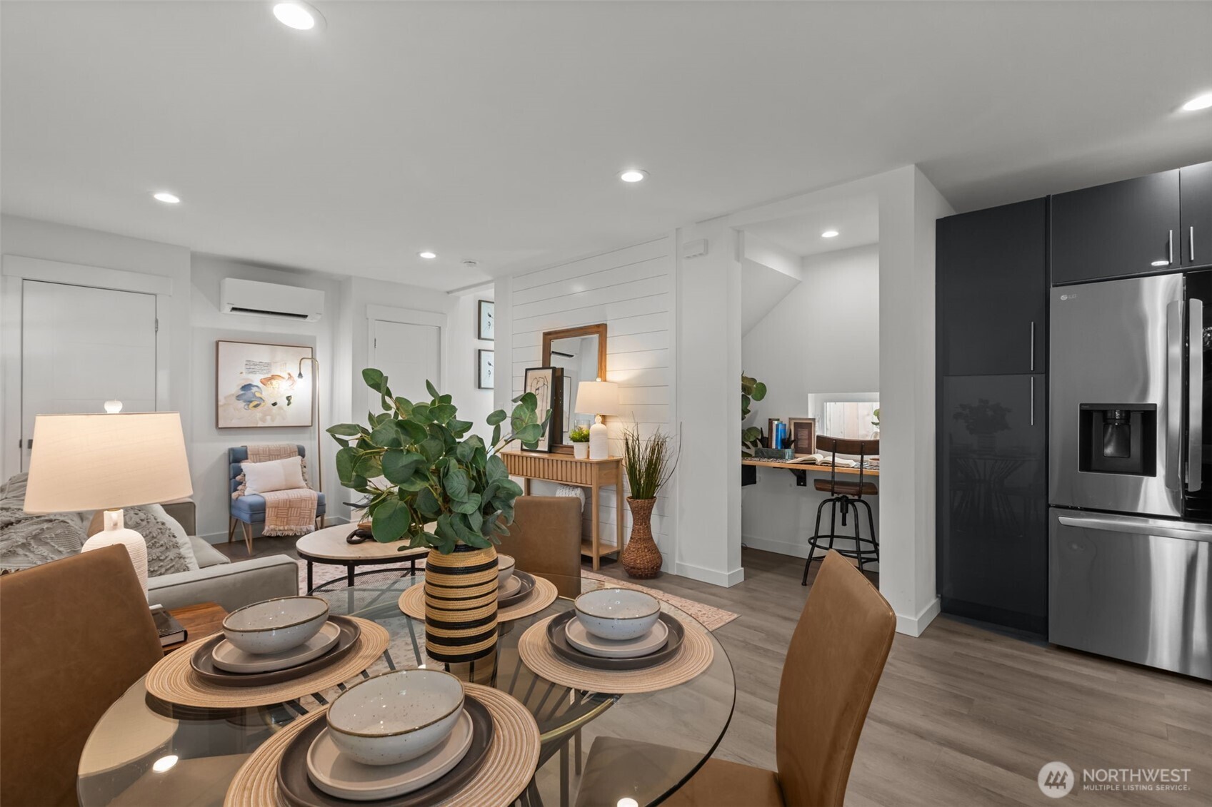 712 Northwest 95th Street Seattle, WA 98117 - Photo 7 of 39