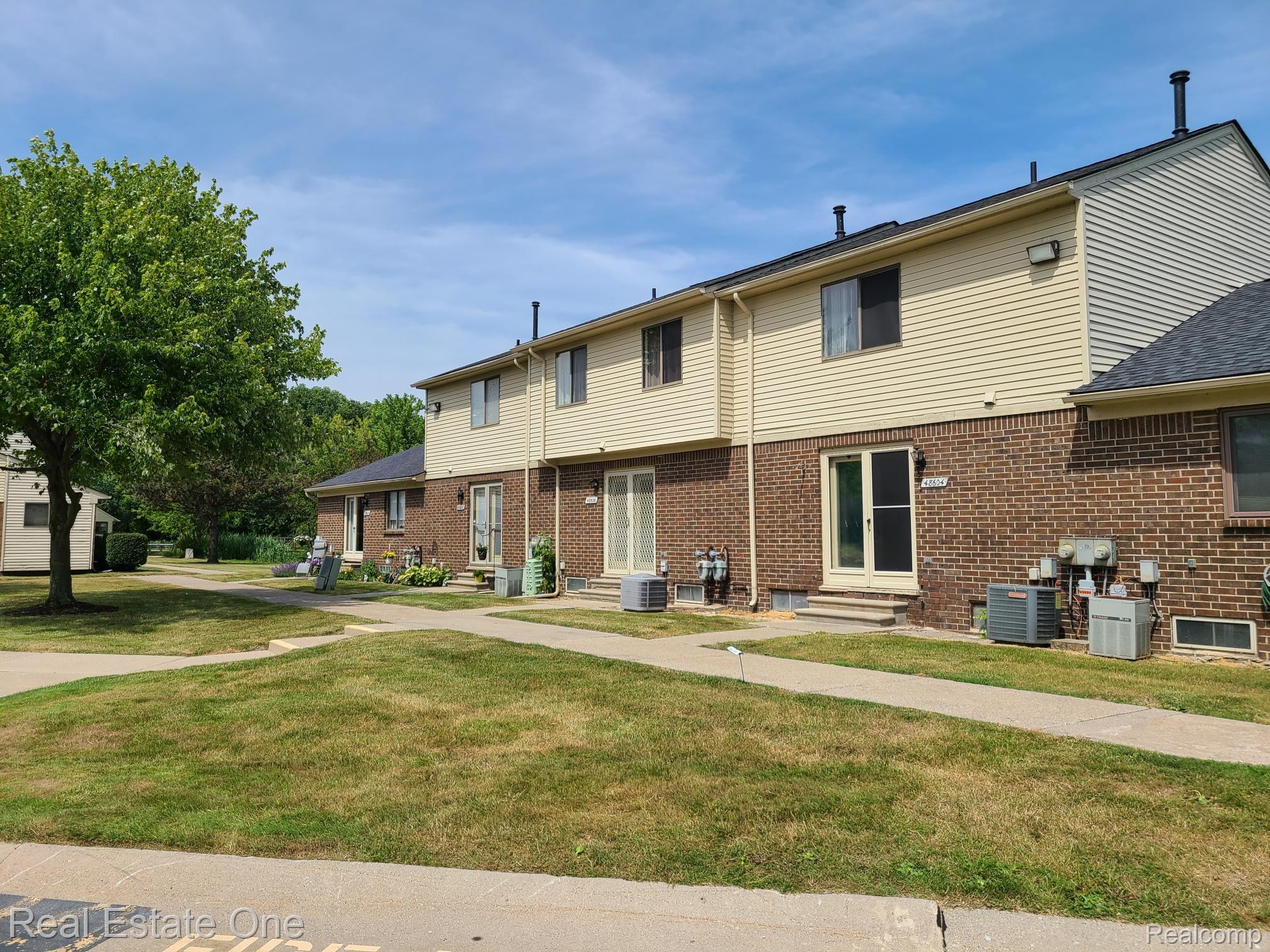 48604 Sugarbush Road New Baltimore, MI 48047 - Photo 2 of 29 Gallery Image 2