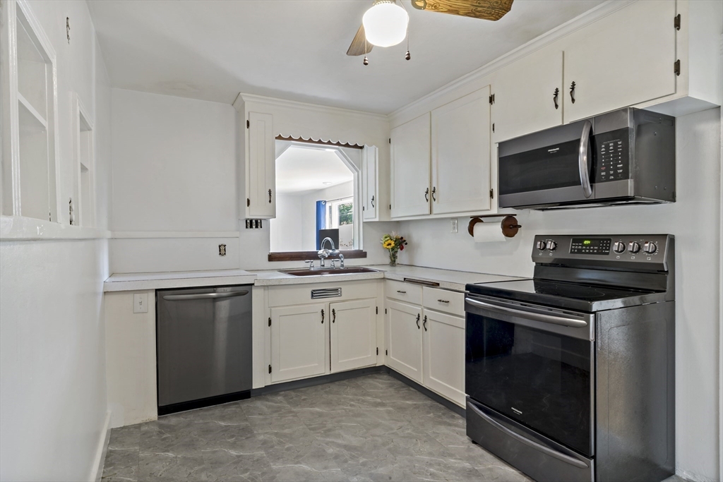 238 Lake Street Bellingham, MA 02019 - Photo 5 of 40