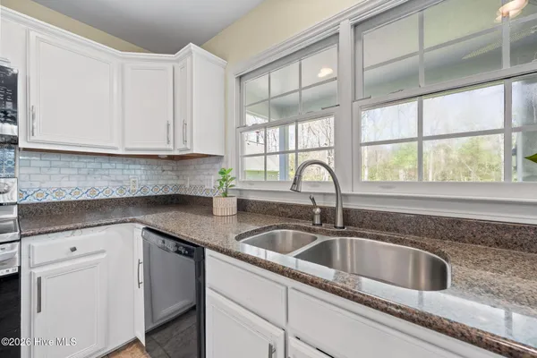 $450,000 | 1316 Fairbanks Court, Jacksonville, NC 28546