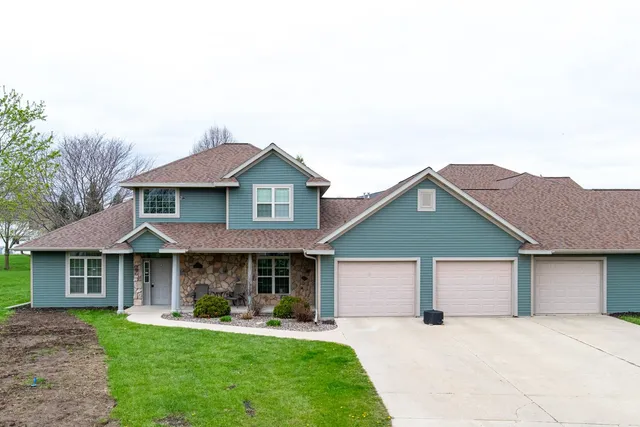 $419,999 | 180 East River Drive, De Pere, WI 54115
