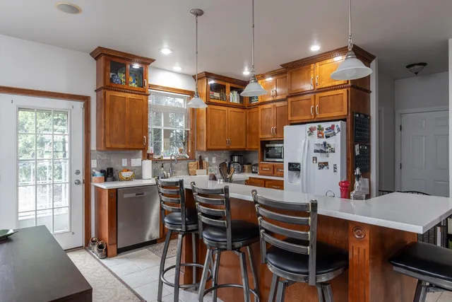 $419,999 | 180 East River Drive, De Pere, WI 54115