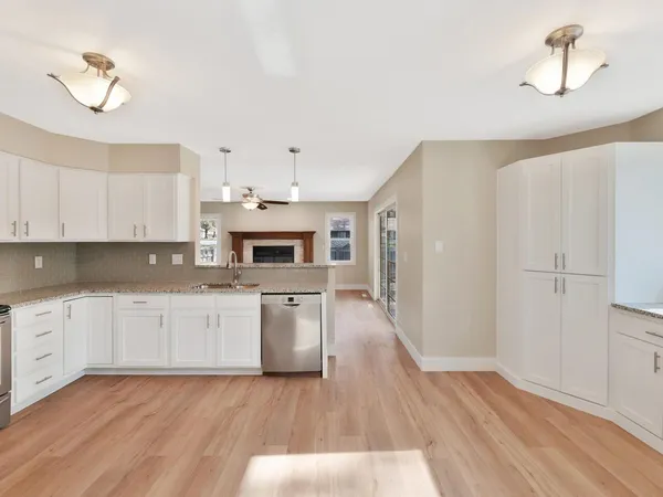 $369,900 | 1213 East James Street, Derby, KS 67037