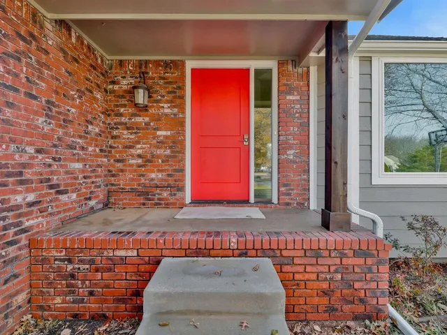 $369,900 | 1213 East James Street, Derby, KS 67037