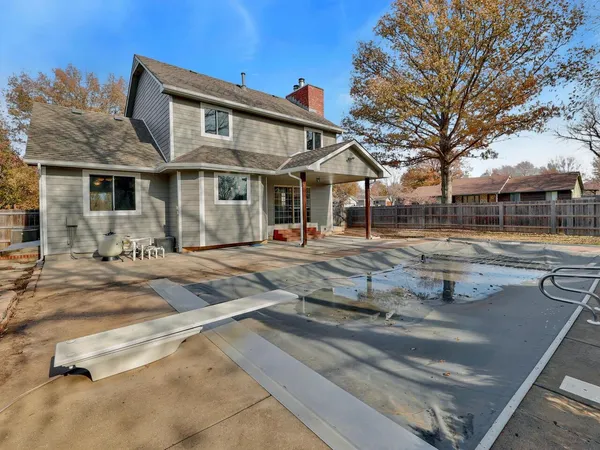 $369,900 | 1213 East James Street, Derby, KS 67037