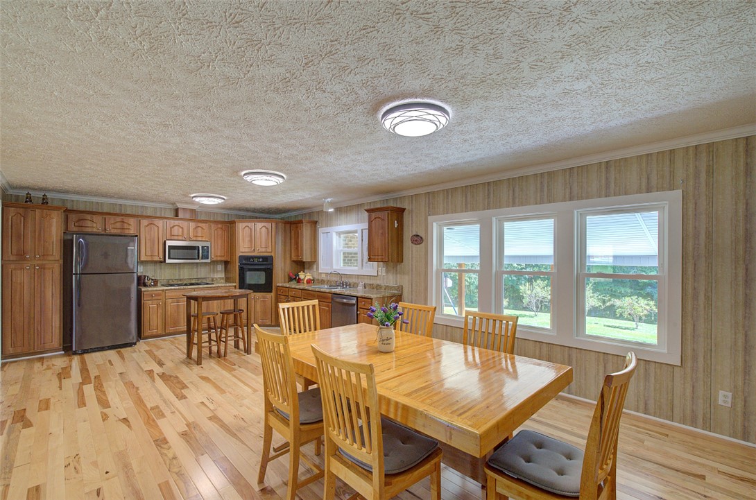 259 West Main Street Salem, SC 29676 - Photo 10 of 44