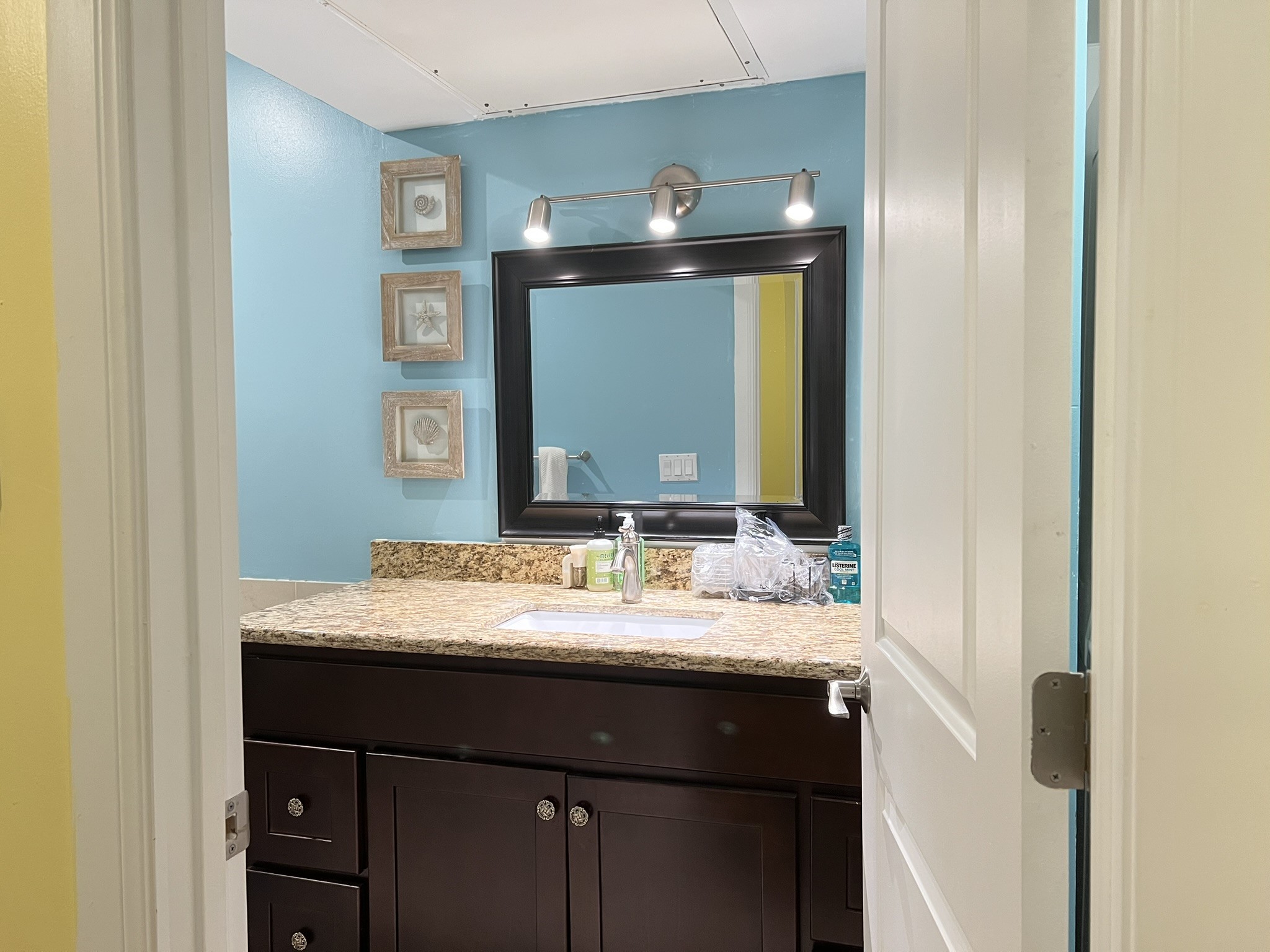 2230 South Piney Point Road, Unit 219 Houston, TX 77063 - Photo 8 of 13
