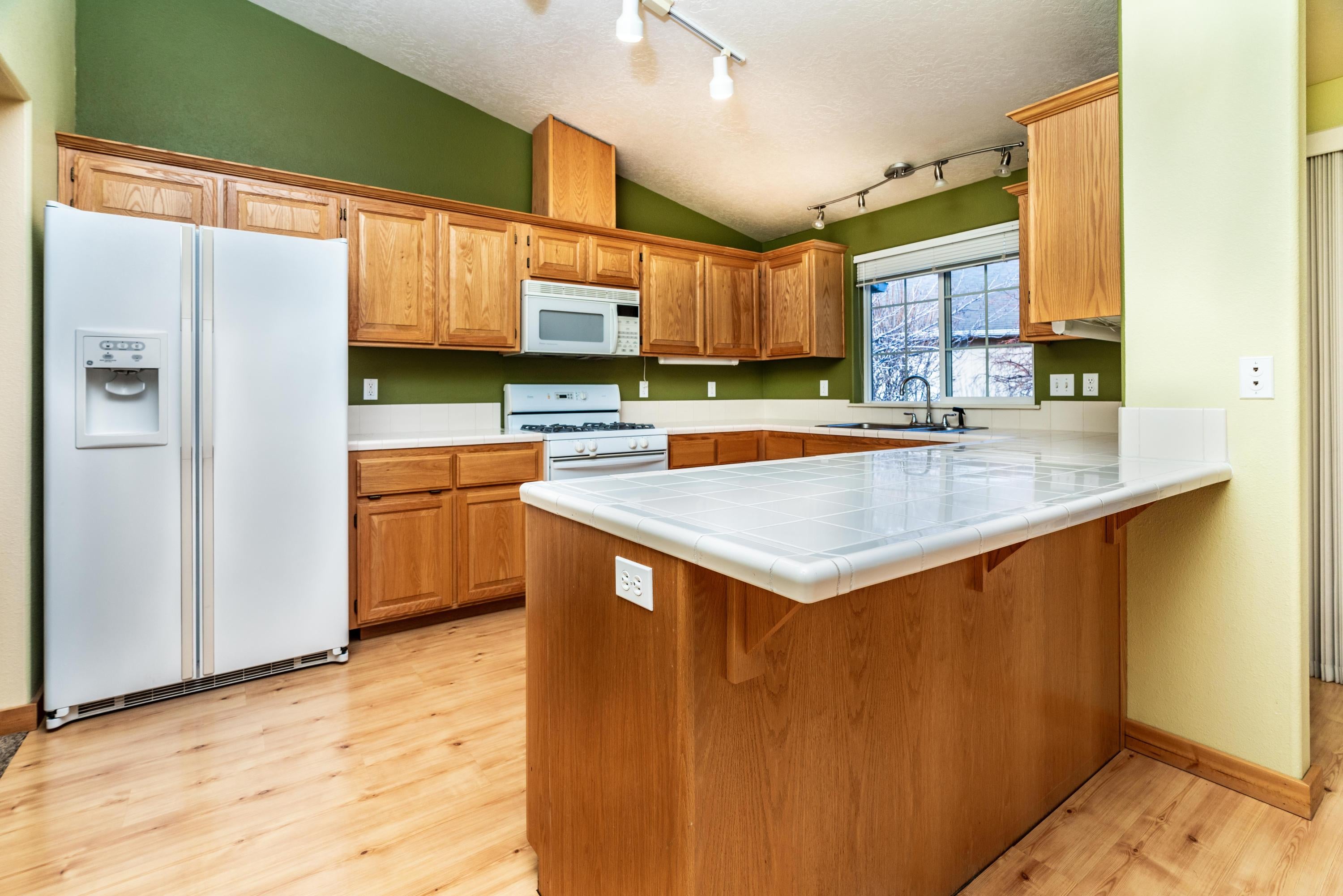 20234 Star Ridge Court Bend, OR 97703 - Photo 5 of 27 5.0