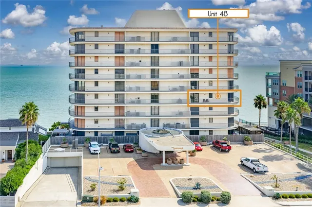 $695,000 | 4500 Ocean Drive, Unit 4B, Corpus Christi, TX 78412
