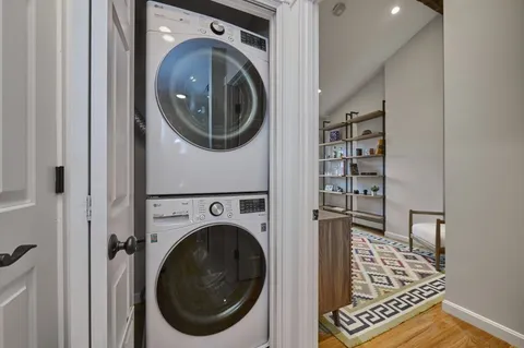 $1,125,000 | 213 Green Street, Unit 2, Cambridge, MA 02139