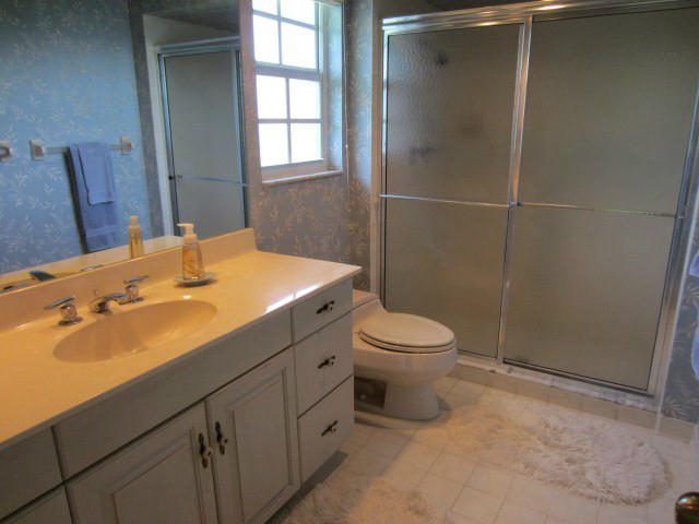 253 Puritan Road West Palm Beach, FL 33405 - Photo 21 of 43 ATTACHED MASTER BATHROOM