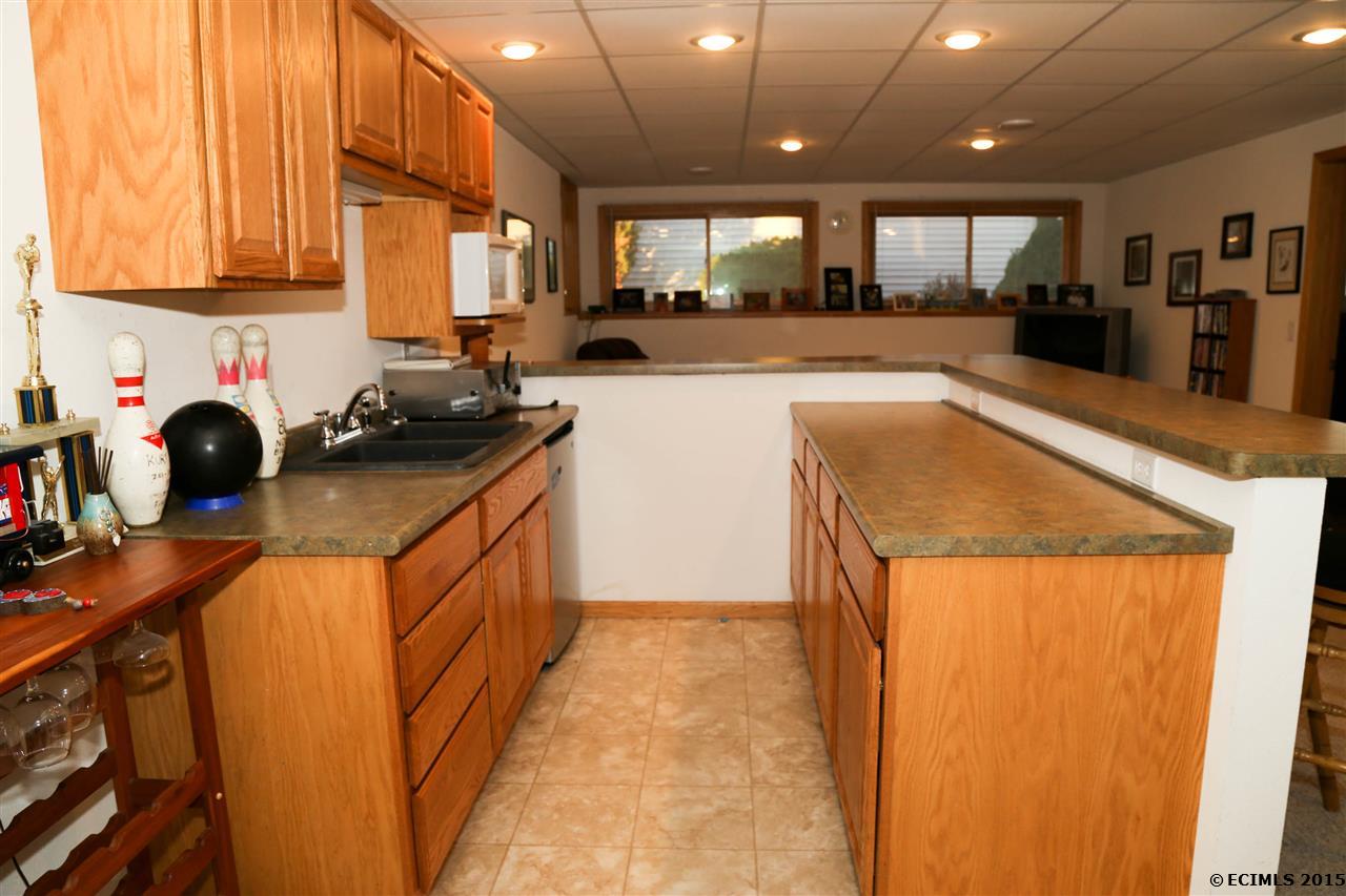 2301 Antler Ridge Drive Dubuque, IA 52002 - Photo 16 of 25 Gallery Image 16