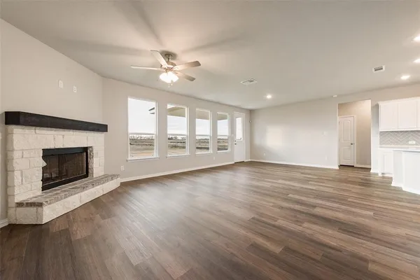 $434,700 | 1230 County Road 200, Valley View, TX 76272