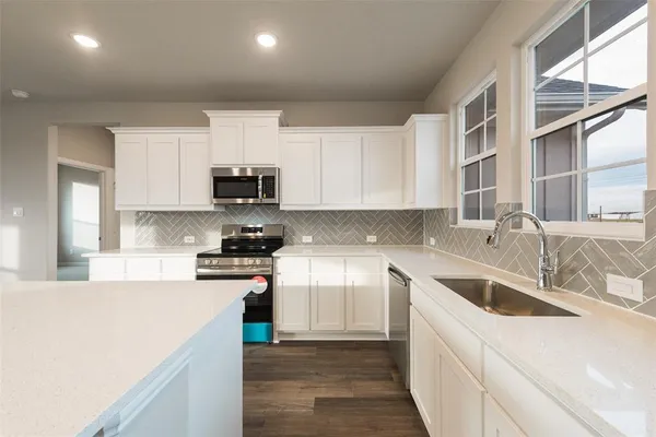 $434,700 | 1230 County Road 200, Valley View, TX 76272