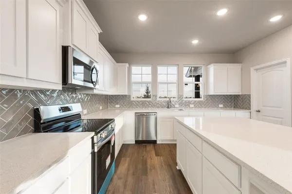 $434,700 | 1230 County Road 200, Valley View, TX 76272
