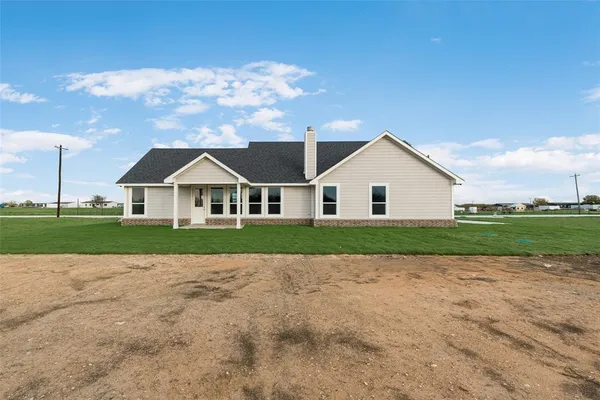 $434,700 | 1230 County Road 200, Valley View, TX 76272