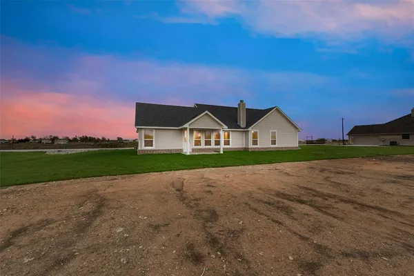 $434,700 | 1230 County Road 200, Valley View, TX 76272