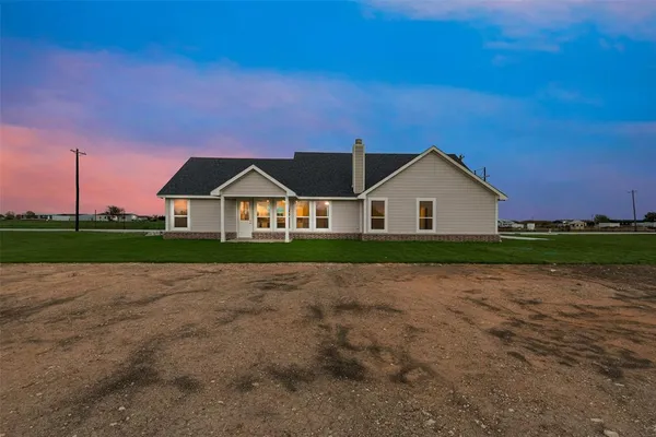 $434,700 | 1230 County Road 200, Valley View, TX 76272