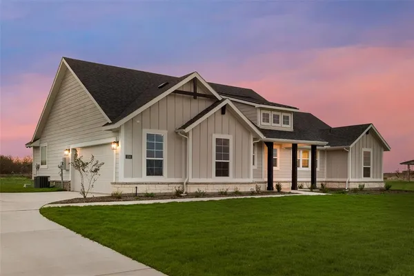 $434,700 | 1230 County Road 200, Valley View, TX 76272