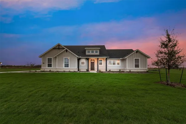 $434,700 | 1230 County Road 200, Valley View, TX 76272