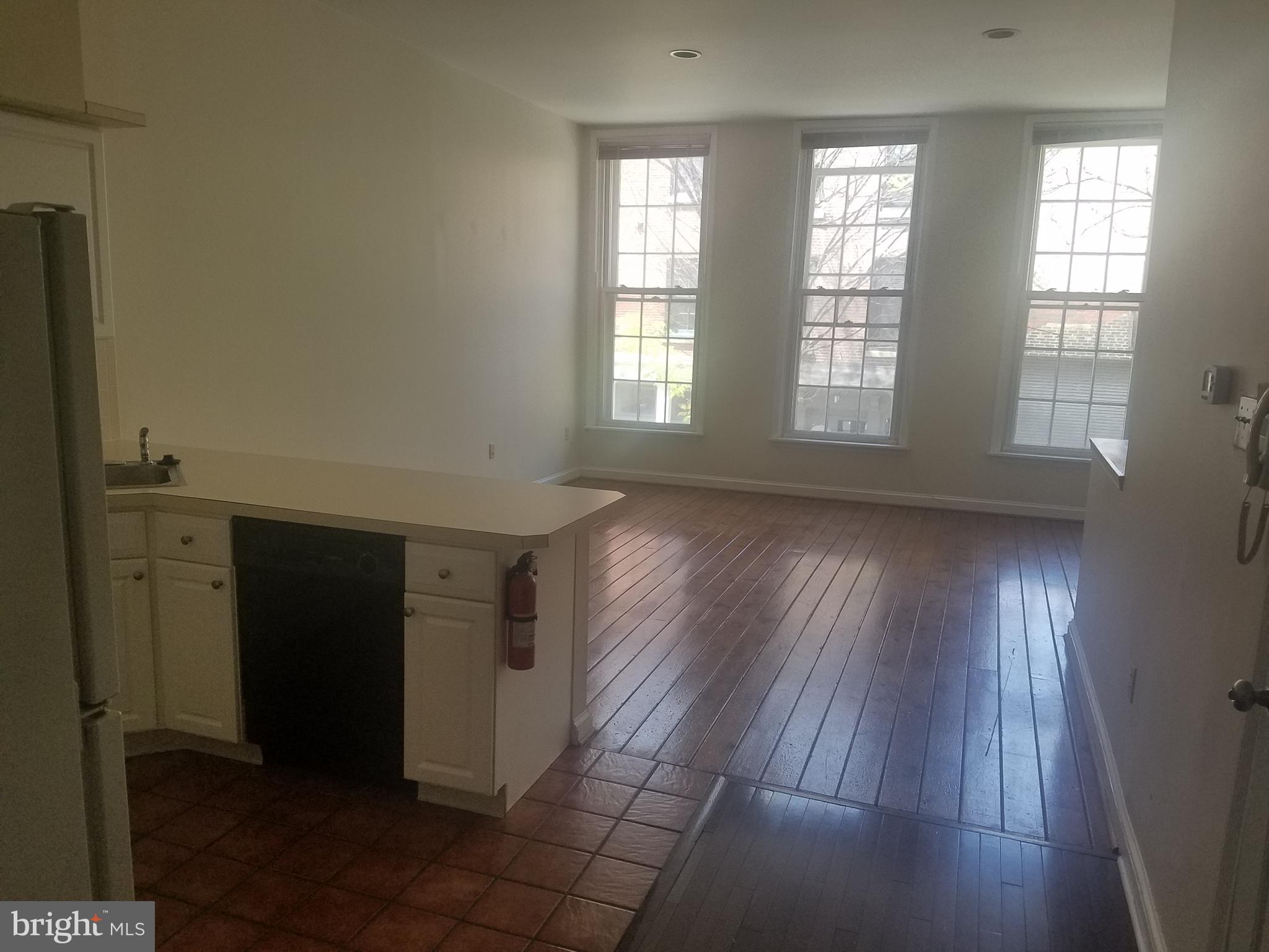 147 North 3rd Street, Unit 1A Philadelphia, PA 19106 - Photo 6 of 7