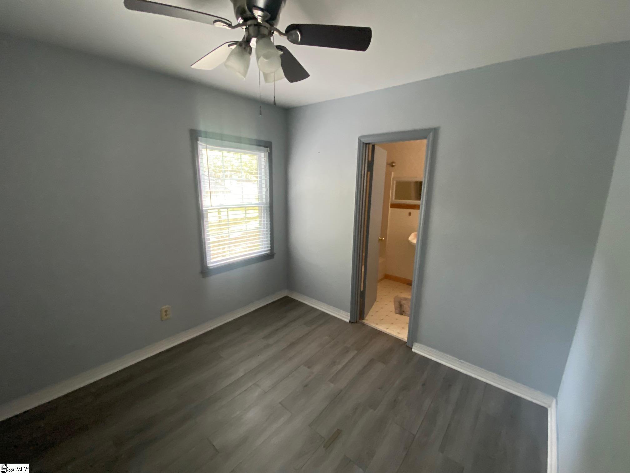 111 Maplebrook Street Laurens, SC 29360 - Photo 9 of 13