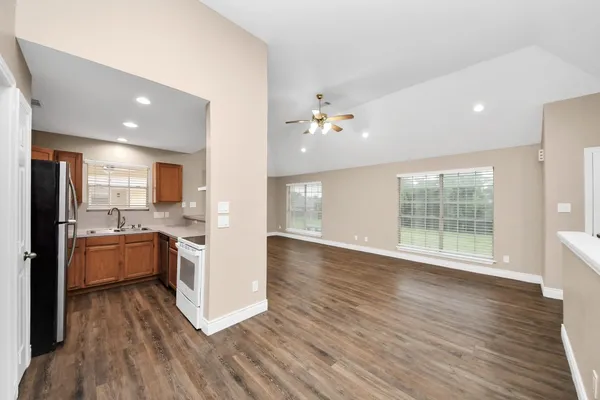 $1,700 | 1163 Lovett Street, Tomball, TX 77375