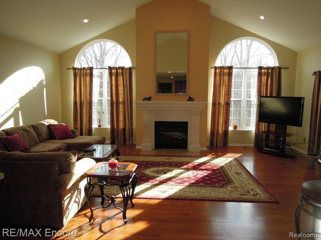 3822 Windingbrook Circle, Unit 8 Rochester Hills, MI 48309 - Photo 10 of 64