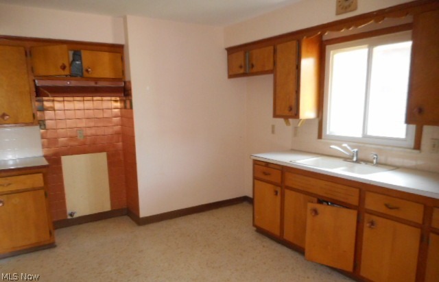 4269 Valley Road Cleveland, OH 44109 - Photo 3 of 22