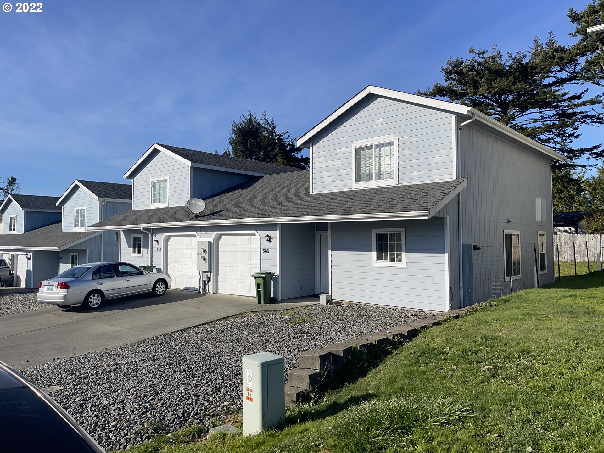 868 Blanco Avenue Coos Bay, OR 97420 - Photo 2 of 29 a front view of a house with garden