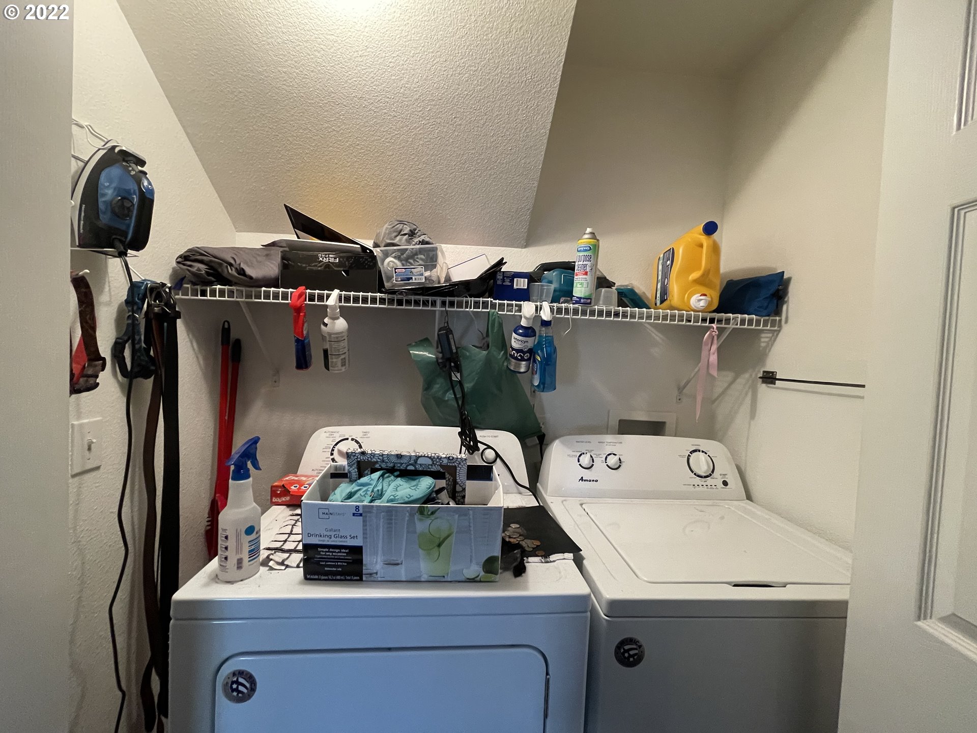 868 Blanco Avenue Coos Bay, OR 97420 - Photo 24 of 29 a utility room with dryer and washer