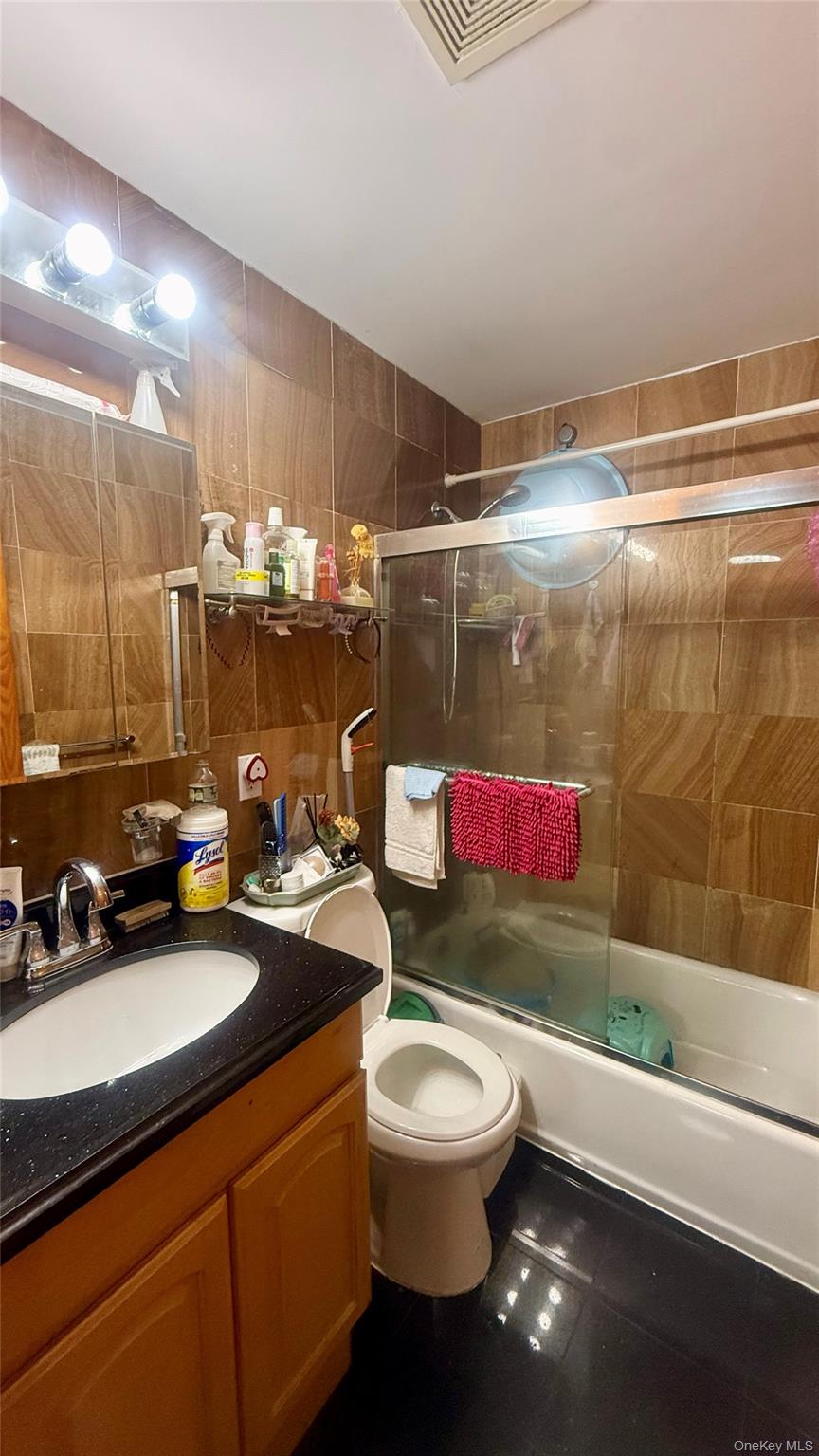 37-33 107th Street, Unit 3B Queens, NY 11368 - Photo 8 of 10 bathroom