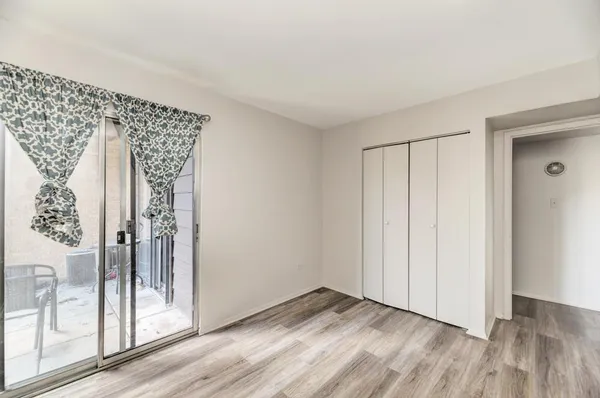 $1,800 | 6103 Knoll Valley Drive, Unit 104, Willowbrook, IL 60527