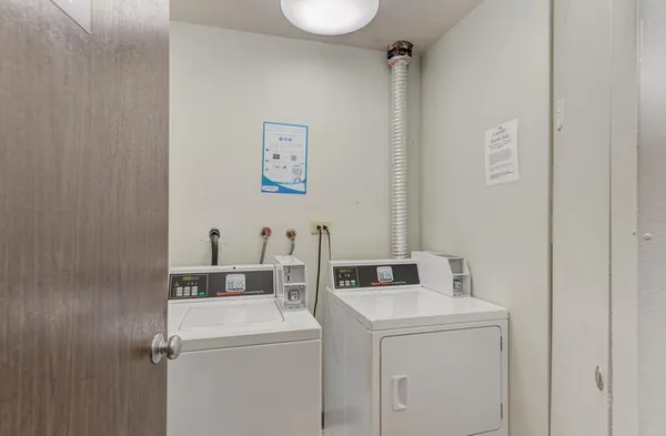$1,800 | 6103 Knoll Valley Drive, Unit 104, Willowbrook, IL 60527
