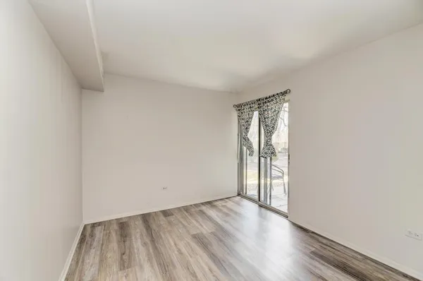 $1,800 | 6103 Knoll Valley Drive, Unit 104, Willowbrook, IL 60527