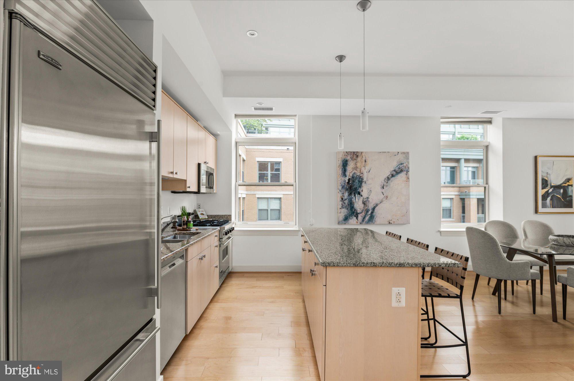 2425 L Street Northwest, Unit 524 Washington, DC 20037 - Photo 8 of 27 Chef's kitchen