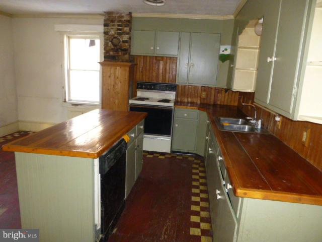 418 Pious Ridge Road Berkeley Springs, WV 25411 - Photo 12 of 22 Kitchen