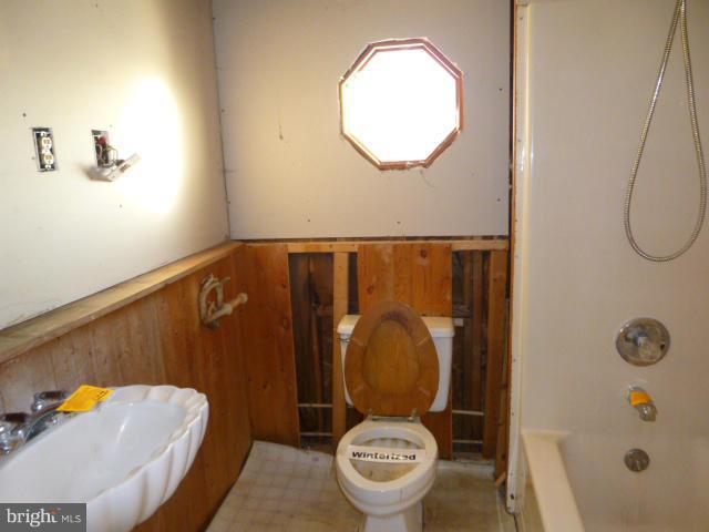 418 Pious Ridge Road Berkeley Springs, WV 25411 - Photo 15 of 22 Bath