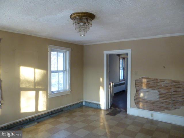418 Pious Ridge Road Berkeley Springs, WV 25411 - Photo 8 of 22 Living Room