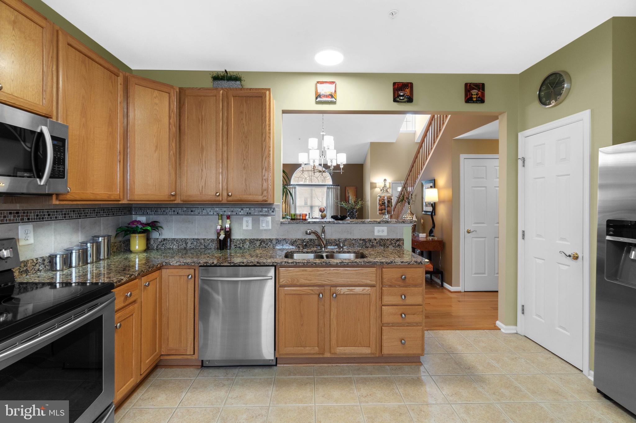 8529 Meadowsweet Road, Unit 8529 Baltimore, MD 21208 - Photo 15 of 47 Kitchen