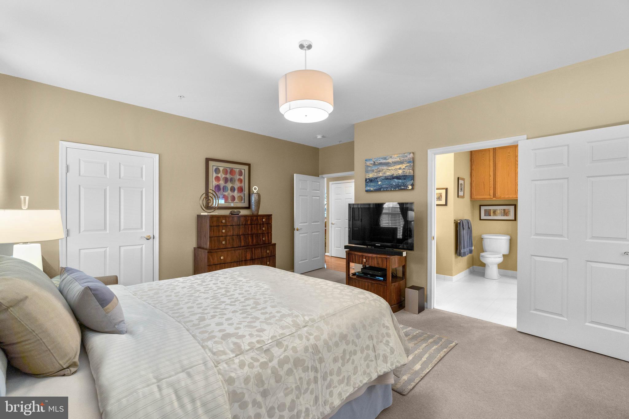 8529 Meadowsweet Road, Unit 8529 Baltimore, MD 21208 - Photo 19 of 47 Main level Bedroom