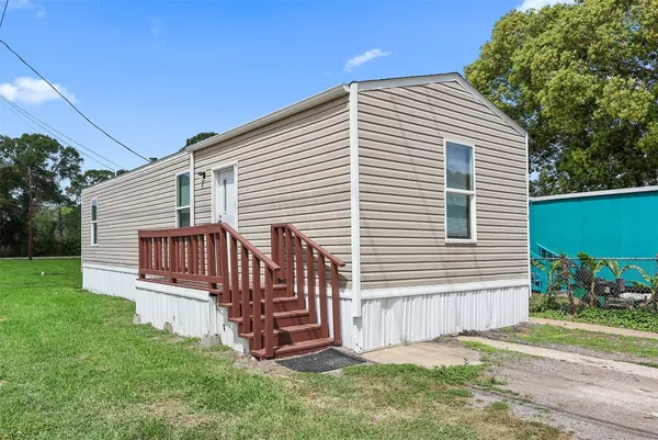 $1,100 | 4805 41st Street East, Unit 1, Dickinson, TX 77539