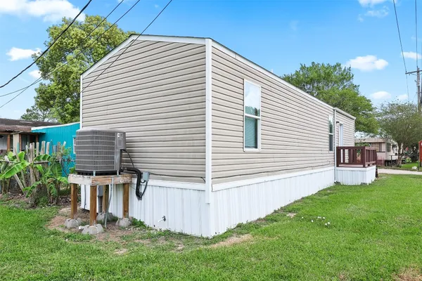 $1,100 | 4805 41st Street East, Unit 1, Dickinson, TX 77539