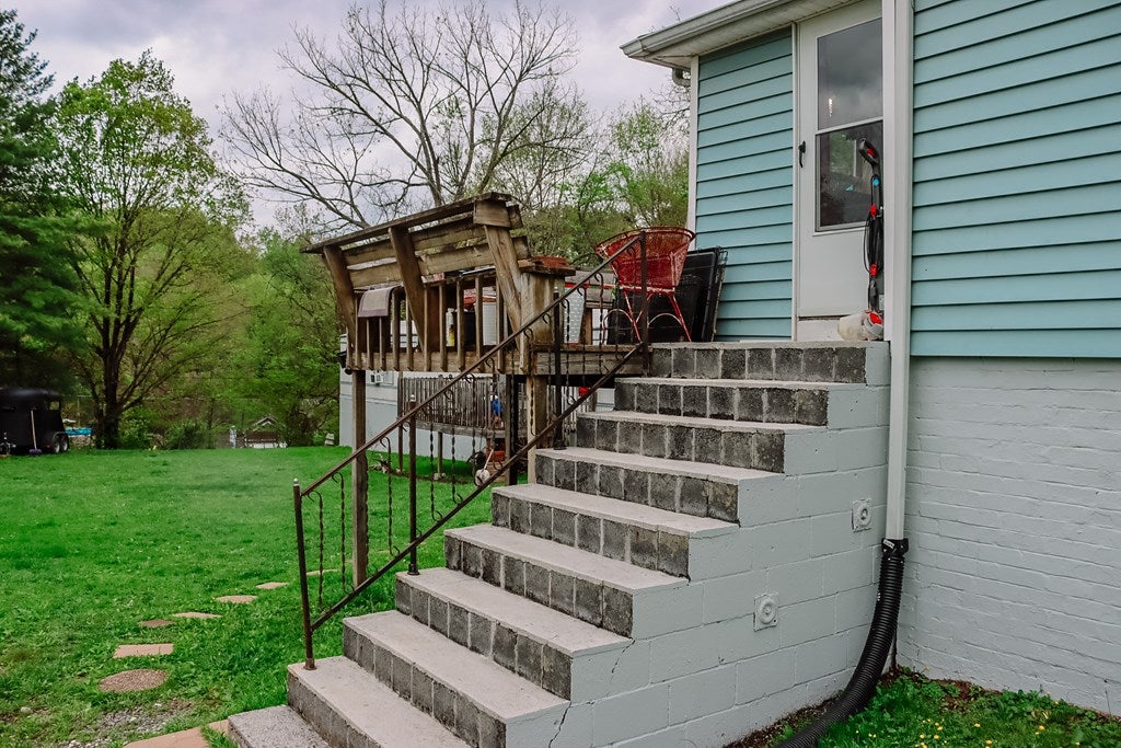 181 Youngs Road Raven, VA 24639 - Photo 33 of 50 Gallery Image 33