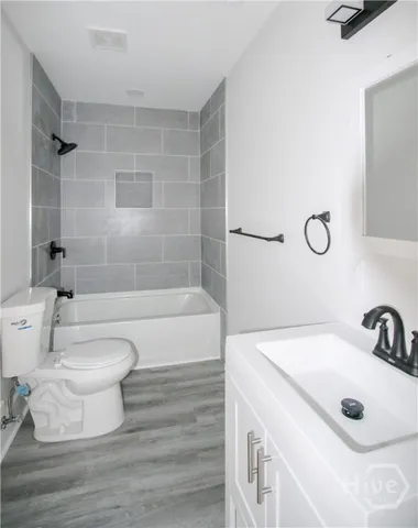 $2,100 | 1113 East 69th Street, Savannah, GA 31404