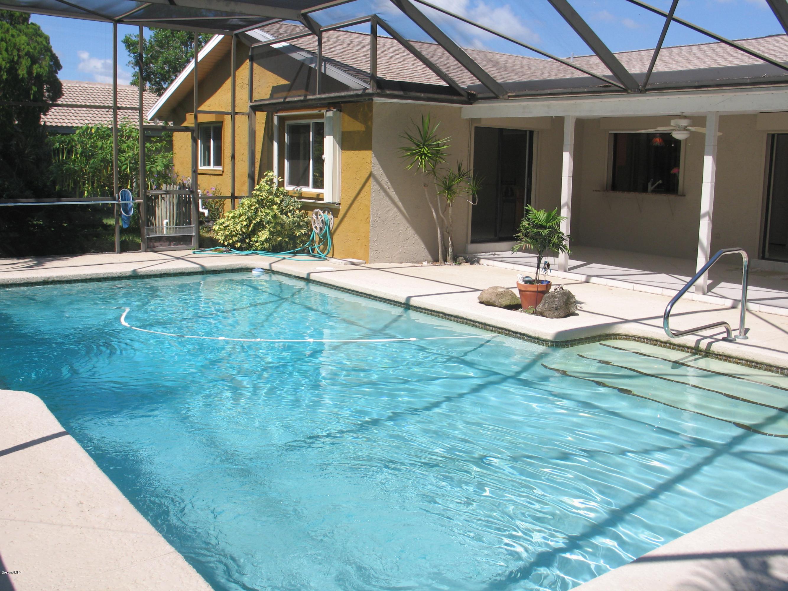 10 Country Club Road Cocoa Beach, FL 32931 - Photo 5 of 18 10 Countryclub 4